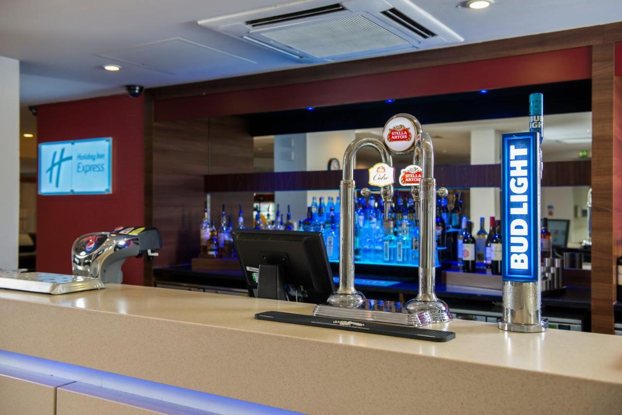 Holiday Inn Express London - Dartford By Ihg Extérieur photo
