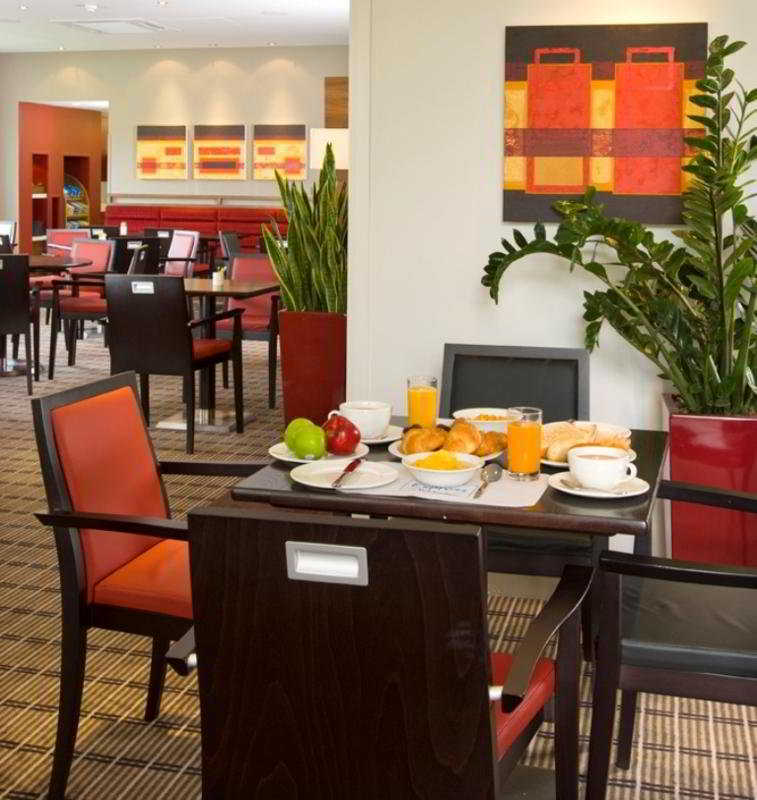 Holiday Inn Express London - Dartford By Ihg Restaurant photo